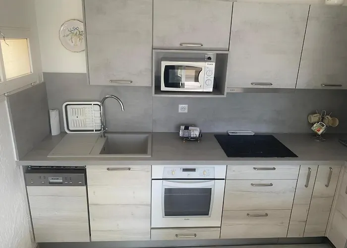 Les Emeraudes 라크루아발메르